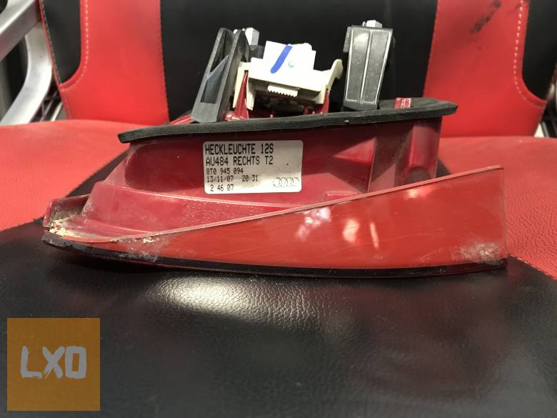 AUDI A5 8T COUPE - jobb hátsó belső lámpa 8T0 945 094 apróhirdetés