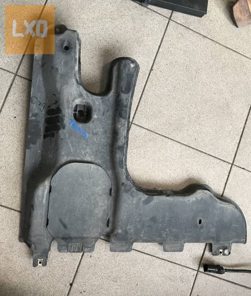 VW TIGUAN II  2,0 CR - alsó borítás 5QF 825 101 apróhirdetés