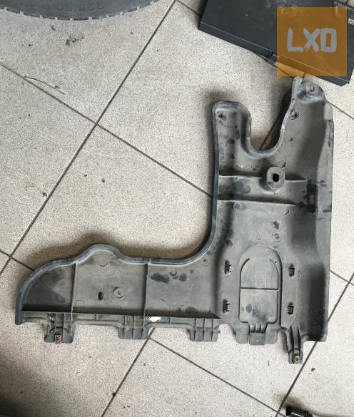 VW TIGUAN II  2,0 CR - alsó borítás 5QF 825 101 apróhirdetés