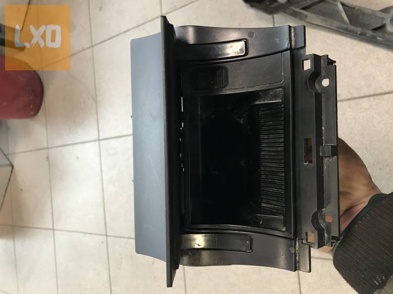 SKODA OCTAVIA II - Hamutartó 1Z1 863 077 A apróhirdetés