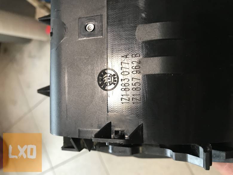 SKODA OCTAVIA II - Hamutartó 1Z1 863 077 A apróhirdetés