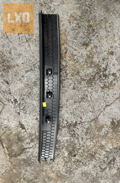 VW TIGUAN II - középső felső csomagtér ajtó burkolat 5NA 867 707 apróhirdetés