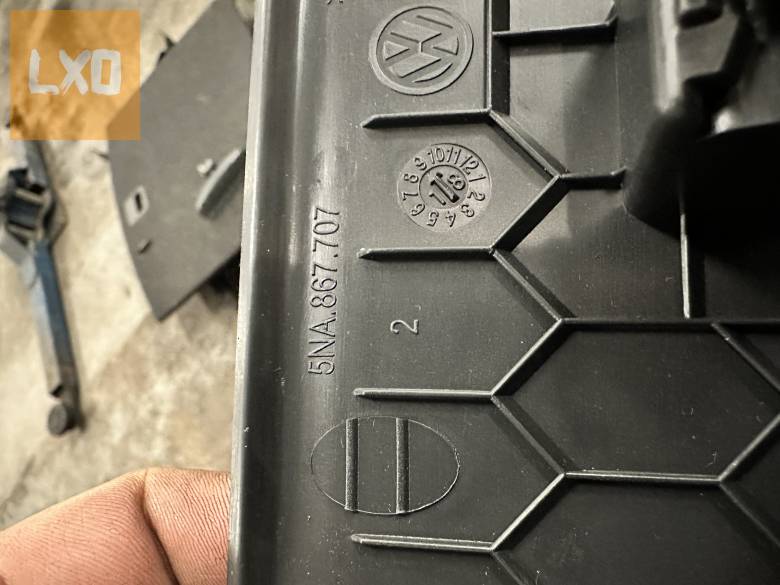 VW TIGUAN II - középső felső csomagtér ajtó burkolat 5NA 867 707 apróhirdetés