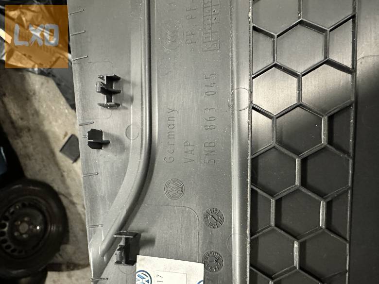 VW TIGUAN II - középkonzol burkolat (bal) 5NB 863 045 apróhirdetés