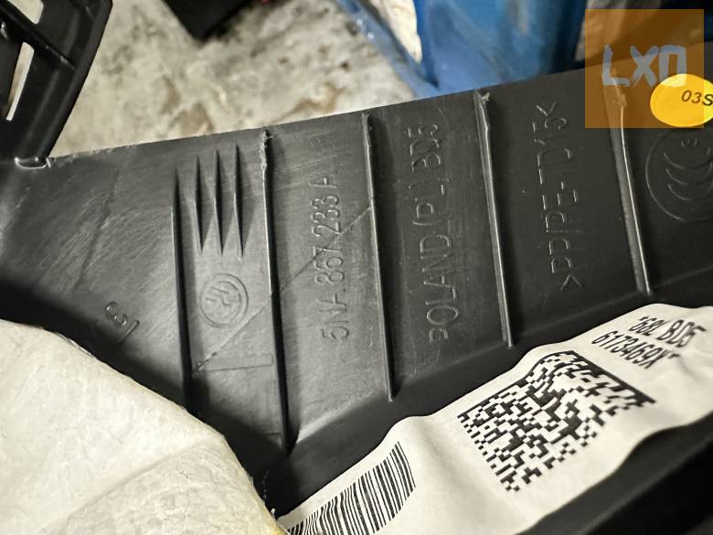 VW TIGUAN II - bal "A" oszlop burkolat 5NA 867 233 A apróhirdetés