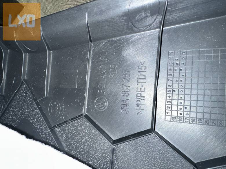 VW TIGUAN II - bal hátsó oldalsó kárpit 5NA 867 287 apróhirdetés