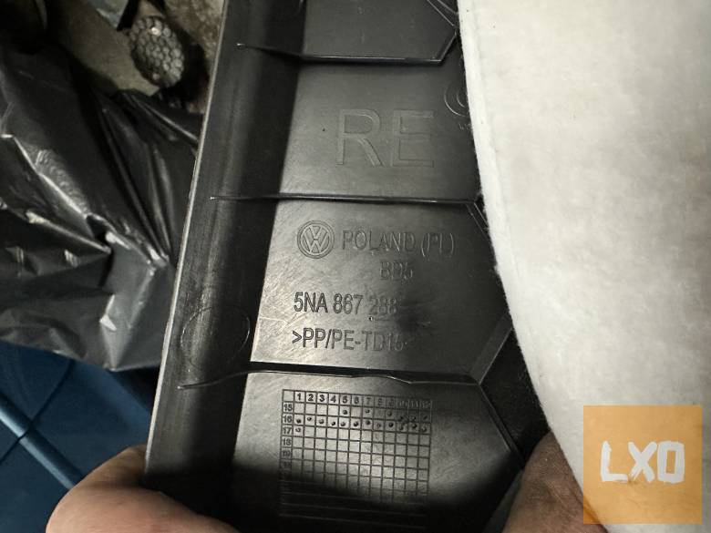 VW TIGUAN II - jobb hátsó oldalsó kárpit 5NA 867 288 apróhirdetés