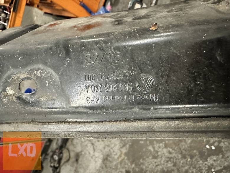 VW TIGUAN II - homlokfal merevítő pár 5NA 806 240 A / 289 A  K apróhirdetés