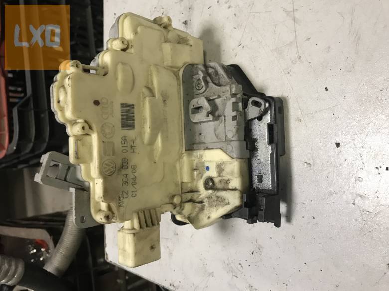 VW PASSAT B6 -- bal hátsó zár 3C4 839 015 A apróhirdetés