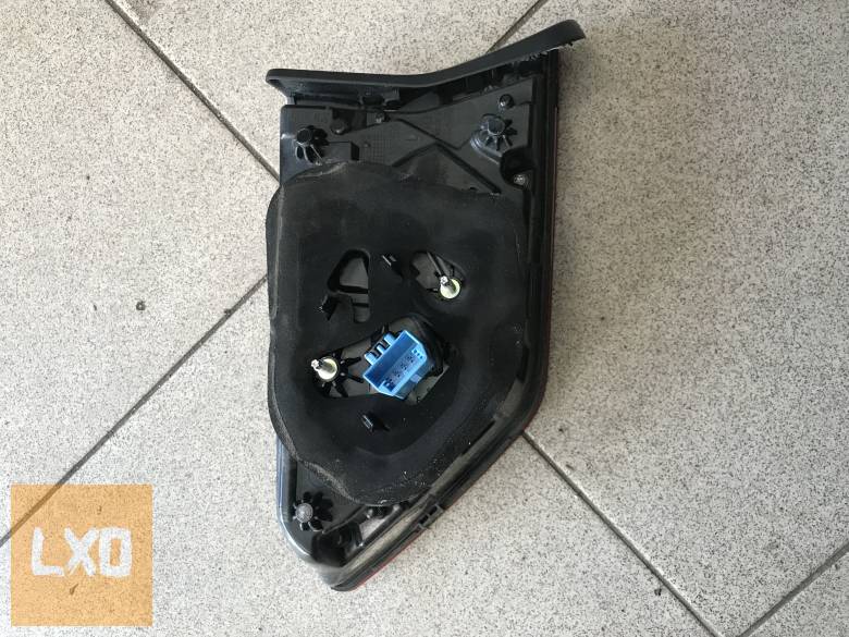 VW TIGUAN II - bal hátsó belső lámpa 5NA 945 307 D apróhirdetés