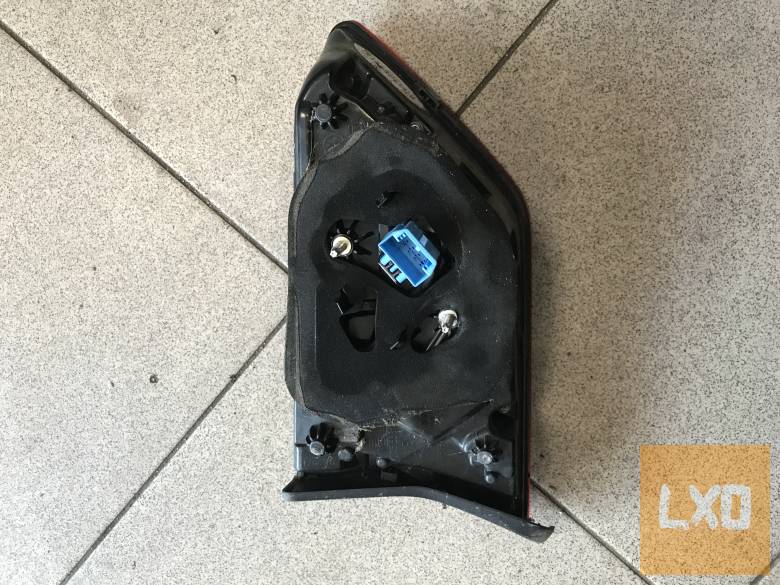 VW TIGUAN II - jobb hátsó belső lámpa 5NA 945 308 D apróhirdetés