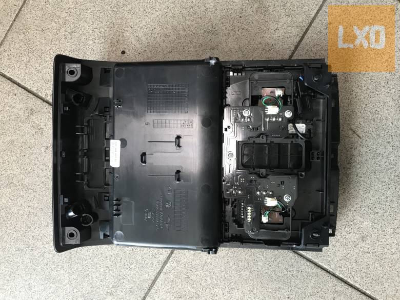 VW TIGUAN II - beltér világítás (fekete) 5G0 888 837 apróhirdetés