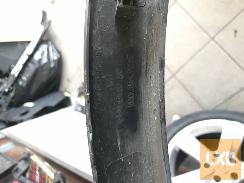 VW TIGUAN II R-Line jobb első sárvédő díszléc 5NA 854 732 F apróhirdetés