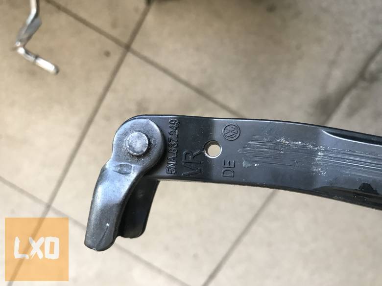 VW TIGUAN II -- első ajtóhatároló 5NA 837 249 apróhirdetés