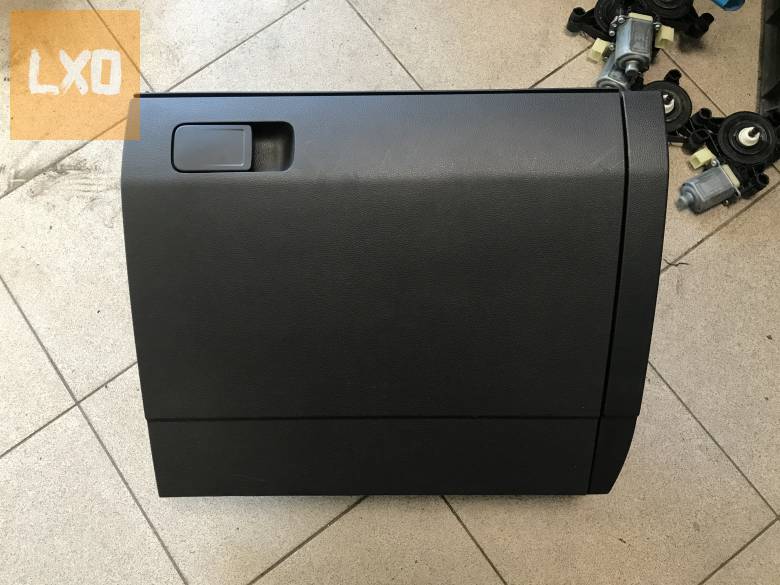 VW TIGUAN II  - kesztyűtartó apróhirdetés