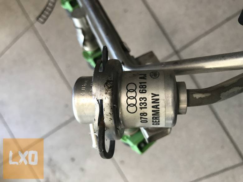 AUADI A4 B5 2,4 V6 - injektor híd 078 133 681 AJ apróhirdetés
