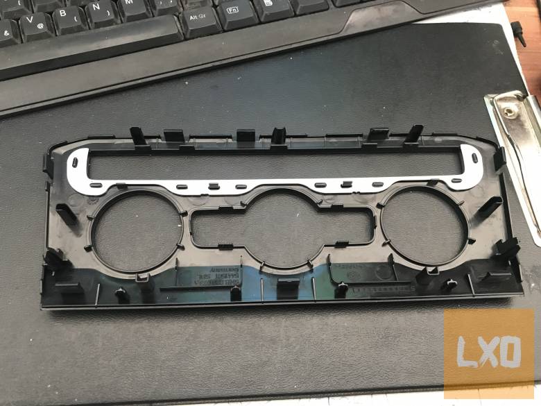 VW TIGUAN II - csomagtér zár 5NA 820 073 A apróhirdetés