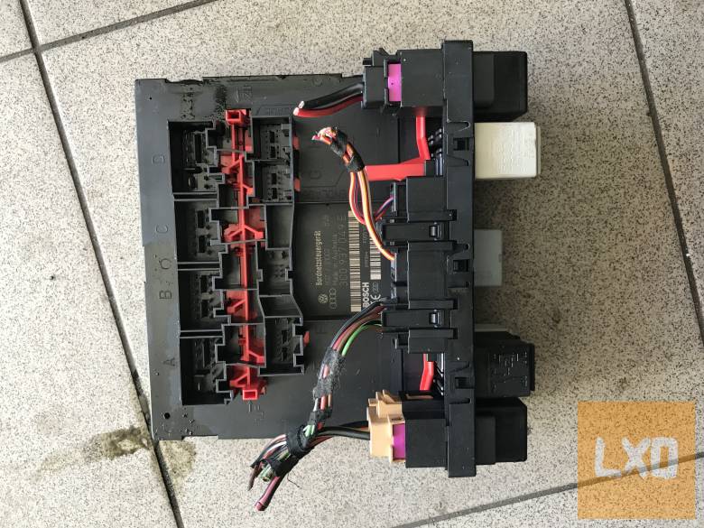 SEAT LEON 1P 2,0 PD BKD - komfortmodul 3C0 937 049 E apróhirdetés