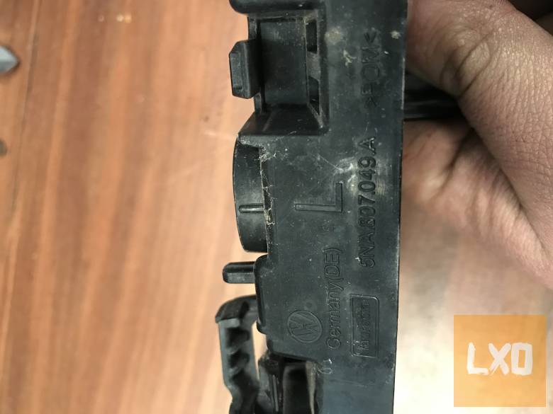 VW TIGUAN II - bal első lökhárító tartó 5NA 807 049 A apróhirdetés