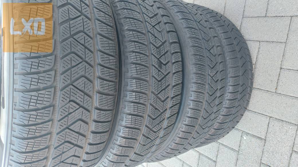 Pirelli Scorpion Winter 215/65r17  téli  gumik apróhirdetés