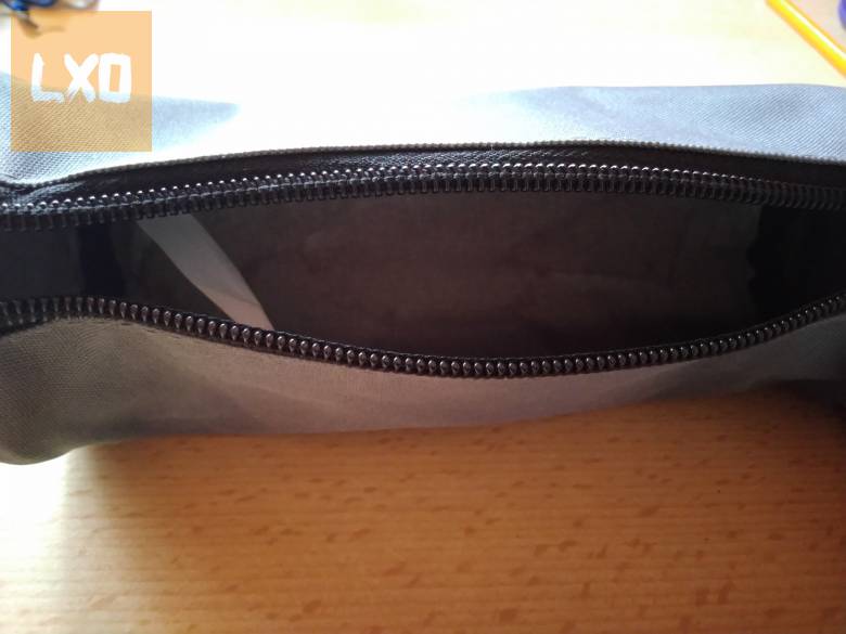 Szürkeszínű tolltartó apróhirdetés