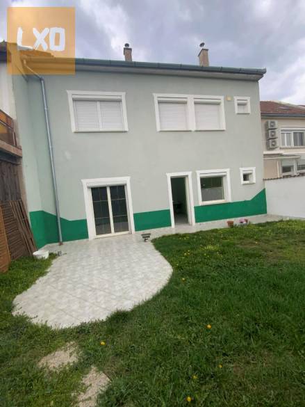 Vác–Deákváron kiadó kétszintes családi ház, kiváló helyen! apróhirdetés