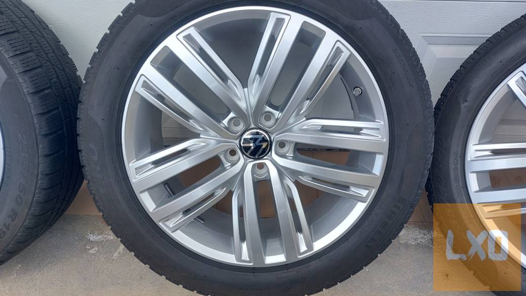 Gyári, VW Tiguán II. 5NA   /AUCKLAND/19" alufelni,Téligumi apróhirdetés