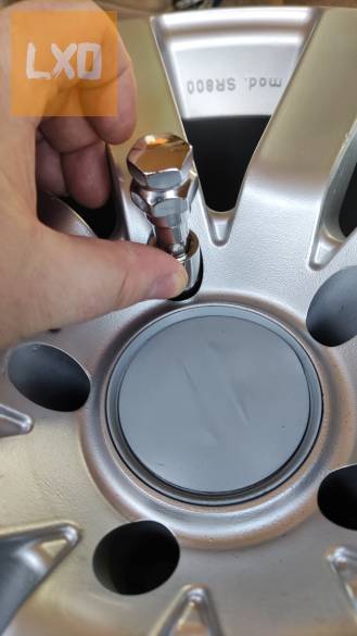 Belső imbuszos anya M12x1,5 vagy M12x1,25 menettel apróhirdetés