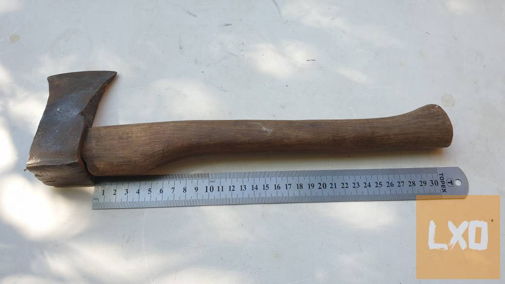 Kis balta eladó, 777g apróhirdetés