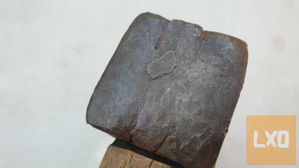 Kis balta eladó, 777g apróhirdetés
