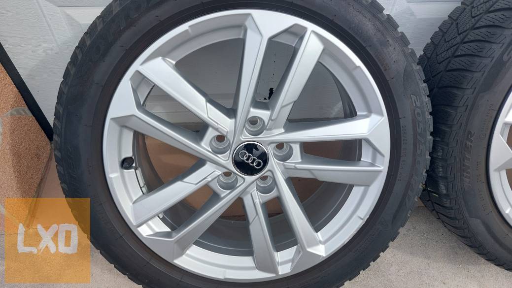 CS Gyári, új ,Audi S3-A3  8Y 17"  alufelni , téligumi apróhirdetés