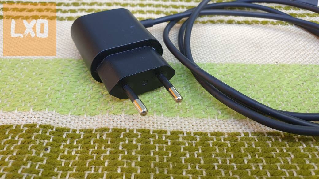 Microsoft AC-100E USB-C töltő eladó, 5V / 3A apróhirdetés