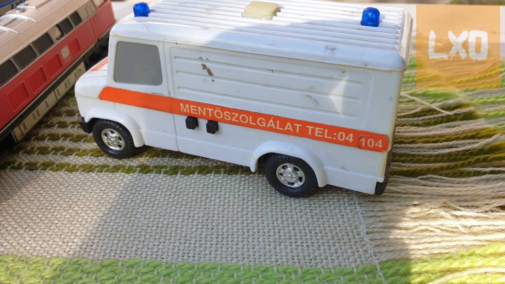 Kisautó csomag eladó apróhirdetés