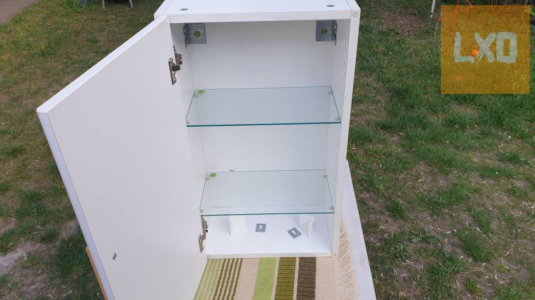 IKEA üvegpolcos faliszekrény eladó apróhirdetés