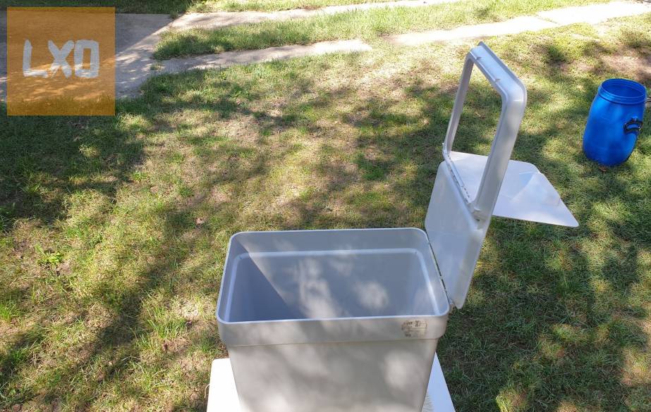 IKEA 40l fedeles szemetes, szeméttároló eladó apróhirdetés