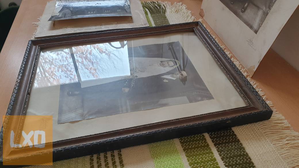 1945 körüli képkeret eladó, 31x41 cm képnek apróhirdetés