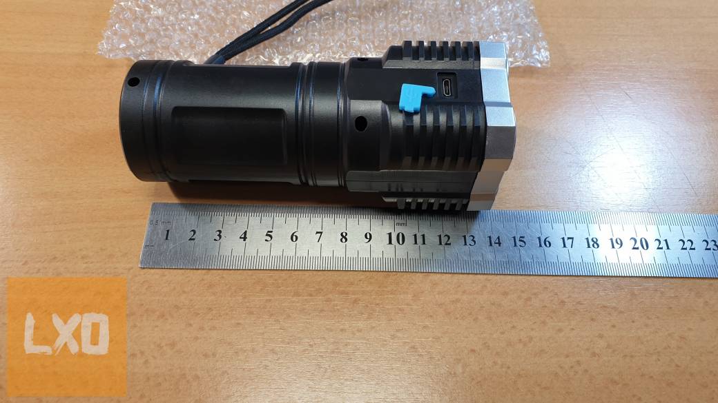 4+1 LED-es kis kövér elemlámpa eladó, új apróhirdetés