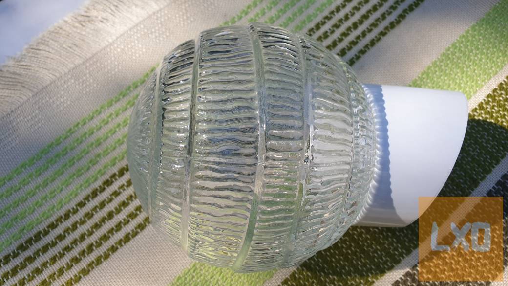 Mintás üvegű gömb falilámpa eladó, ferde foglalattal, 2. sz. apróhirdetés