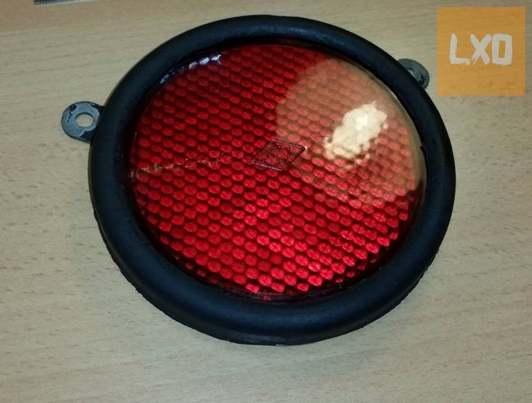 Nagy méretű piros prizma, macskaszem eladó apróhirdetés