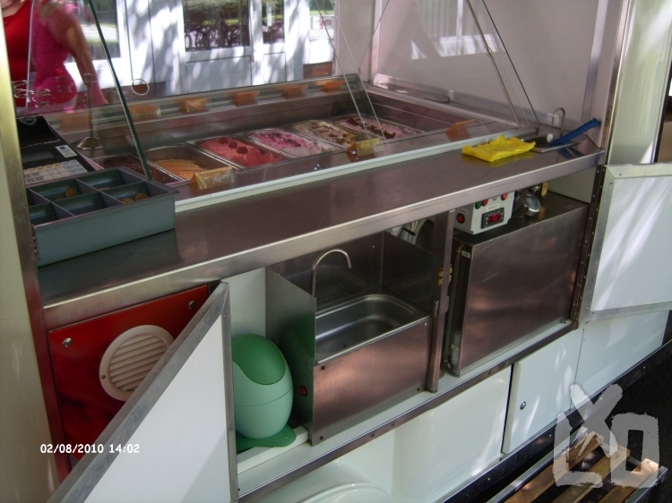 Látványhűtős fagylaltárusító elektromos jármű -magyarországi gyártótól apróhirdetés