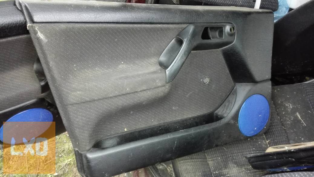 Volkswagen Vento OldalÜveg a kicsik a hátsó ajtóból 2000 a többi db ár apróhirdetés